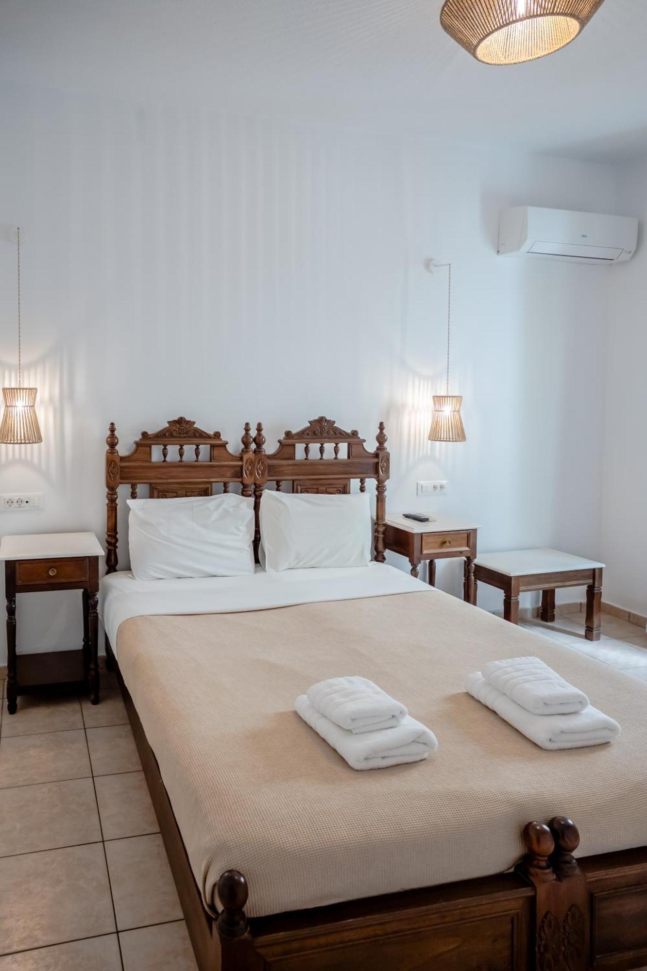 Otel Aldea Karterados (Santorini)